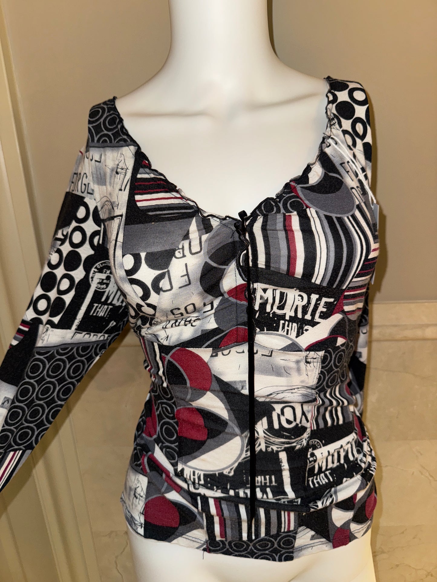 graphic top