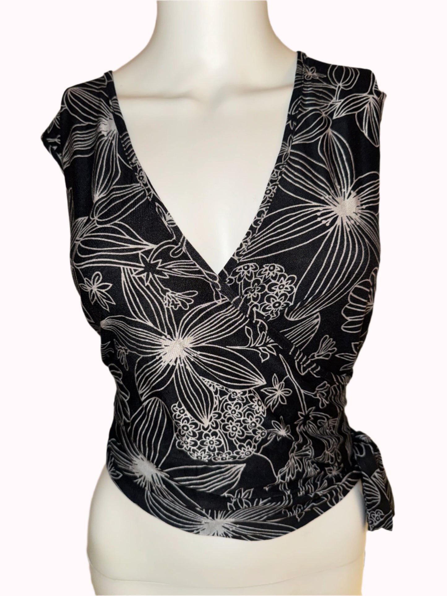 floral v neck top with tie at side